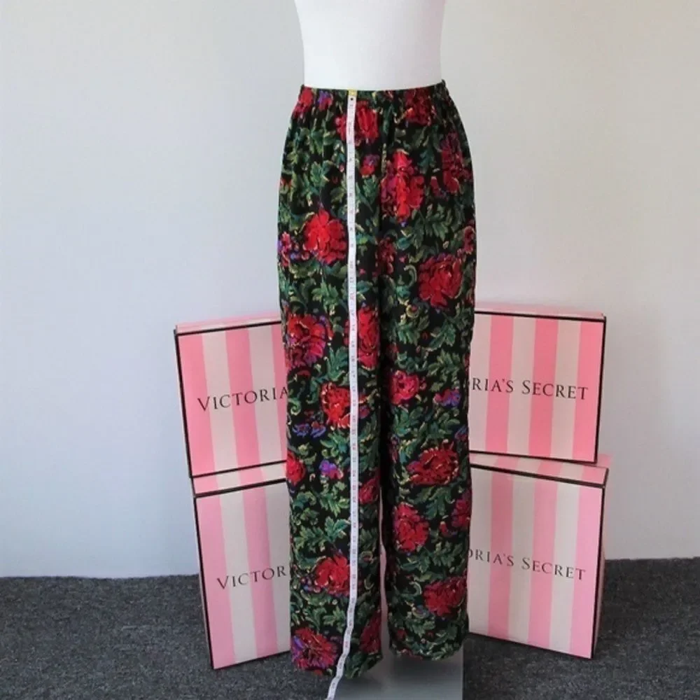 Victoria’s Secret Vintage Gold Label Satin Flora Pajamas Red M Holiday‎